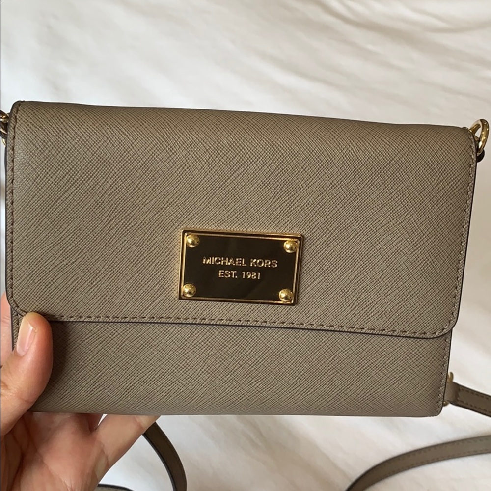 Michael Kors Jet Set Crossbody Purse - Picture 7 of 7
